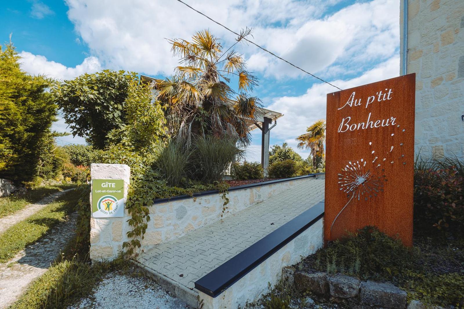 Villa Au Petit Bonheur Avec Clim - Hameau Au Calme - Piscine Chauffee - Petanque Moncrabeau Exterior photo